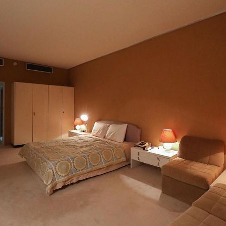 Mena Al Diyar 114 Hotel Riaad Buitenkant foto