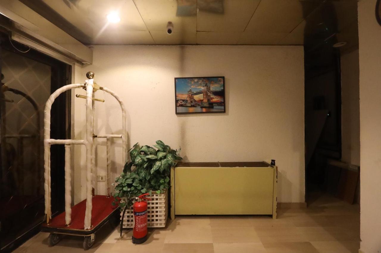Mena Al Diyar 114 Hotel Riaad Buitenkant foto